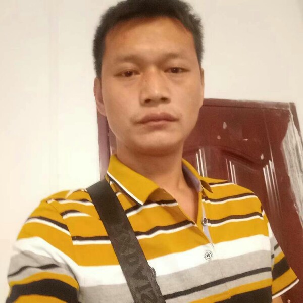 春华漫步美好的照片