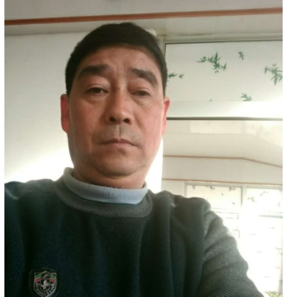 大地蹁跹英俊的照片