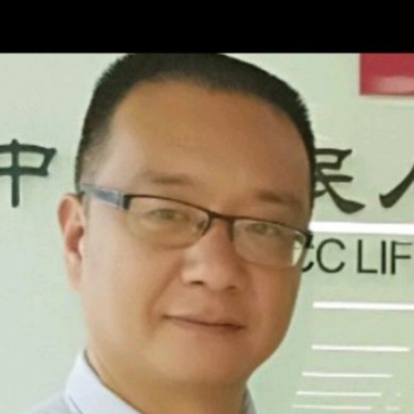 太阳打闪闪的照片