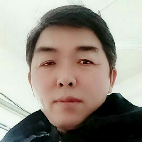 粟明显的照片