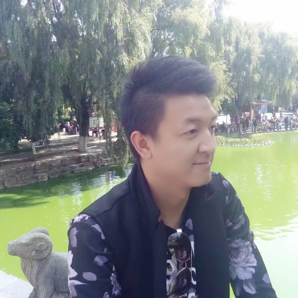 转身后的┈的照片