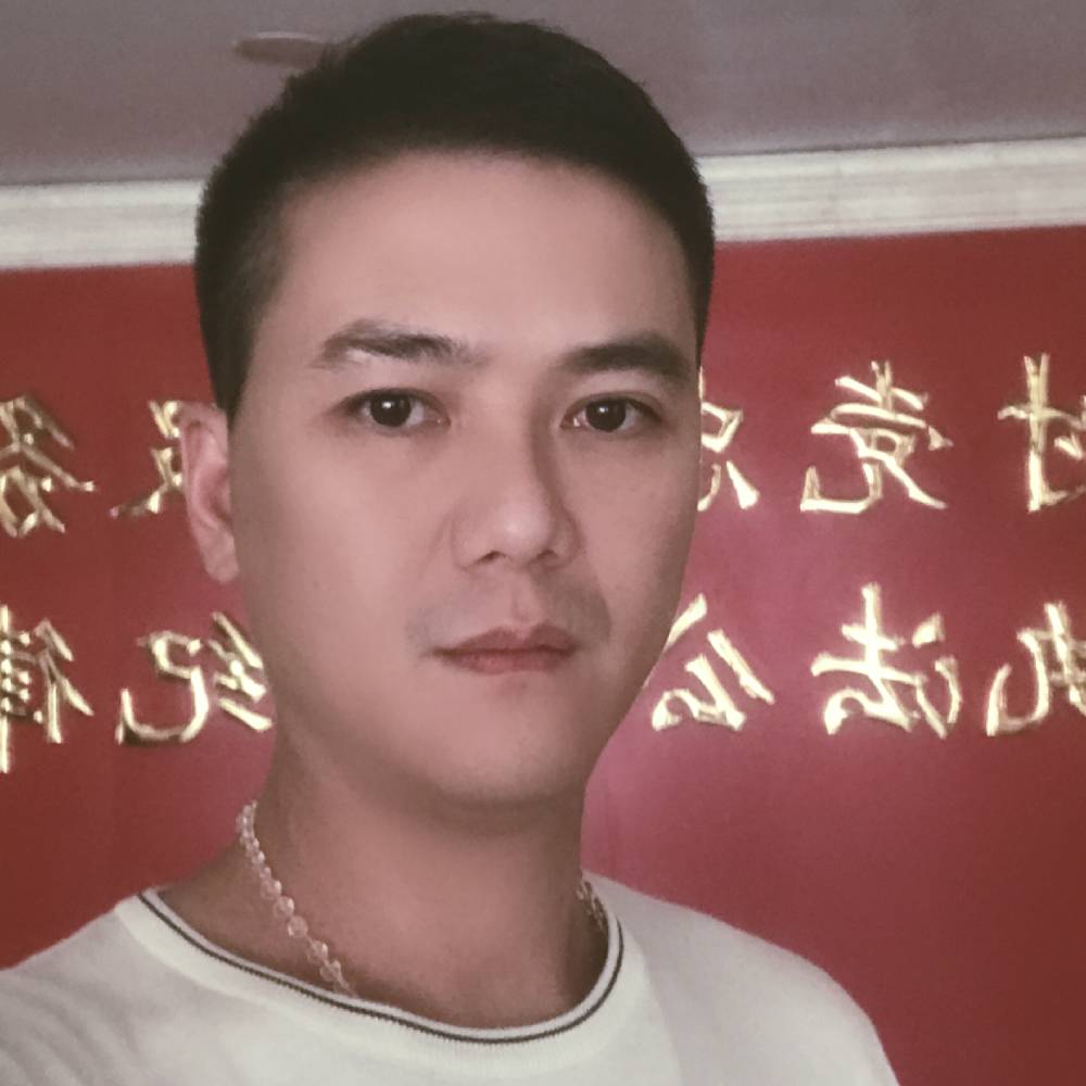 迷离扯水杯的照片
