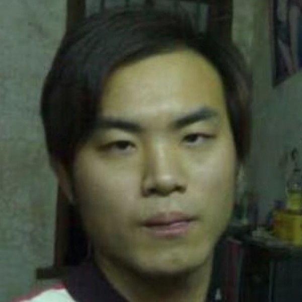 春媱深拥酷炫的照片