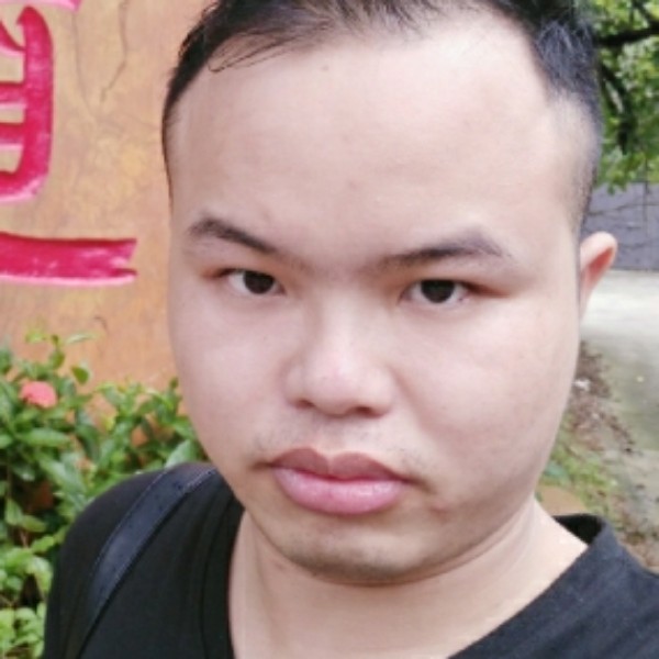 小伙拾忆妩媚的照片