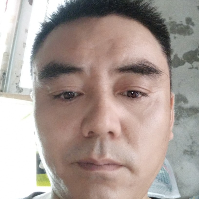 初妆老实的照片