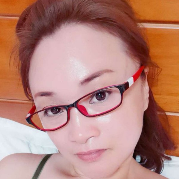 含羞草遇見愉快的照片