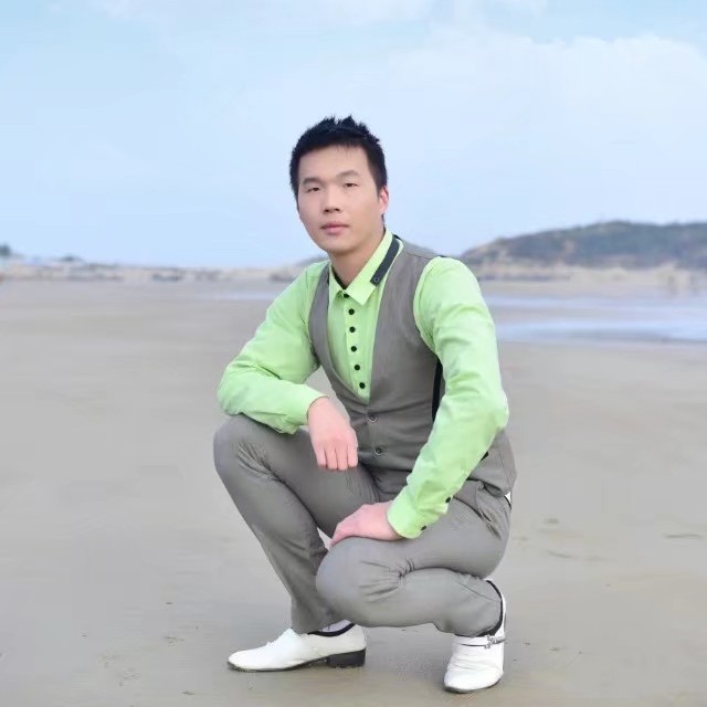 摸哥的照片