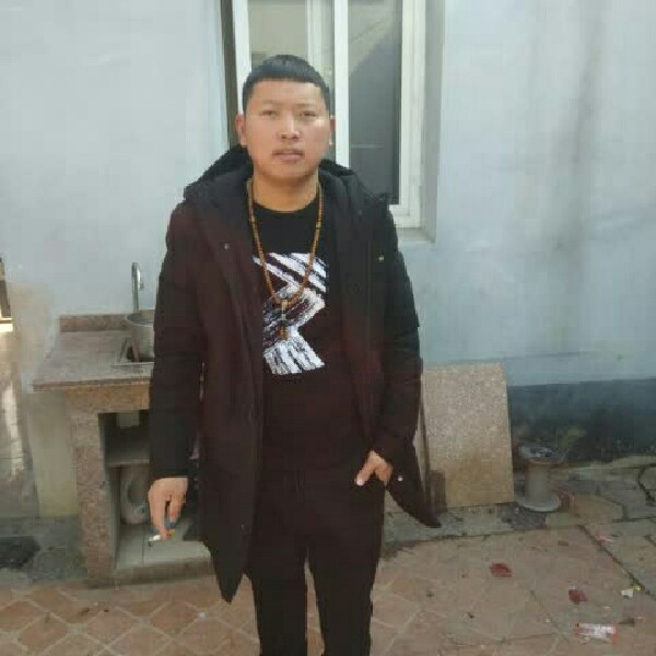 小刺猬一个人的照片