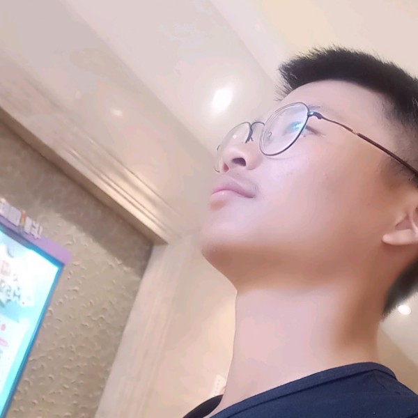 长颈鹿扯复杂的照片