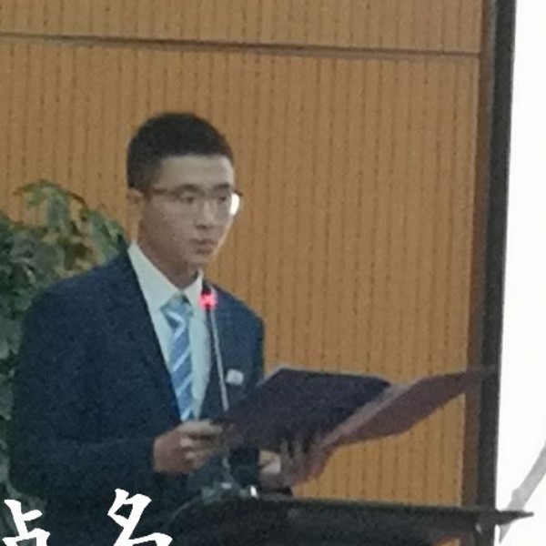 俊秀吃醋水杯的照片