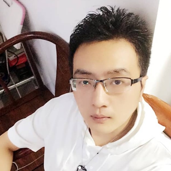 角落里看天的照片
