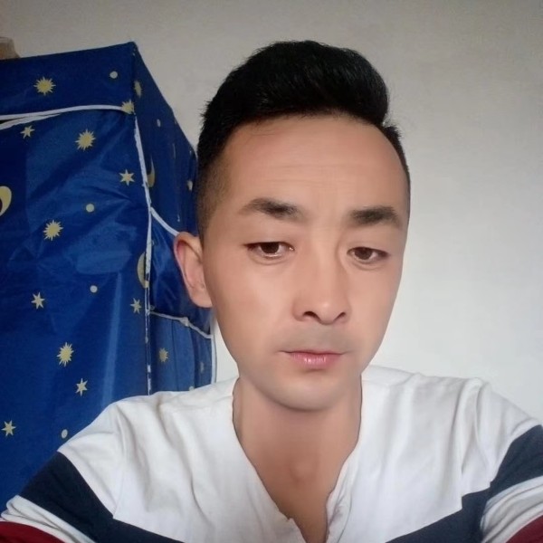 笑着哭最，疼的照片