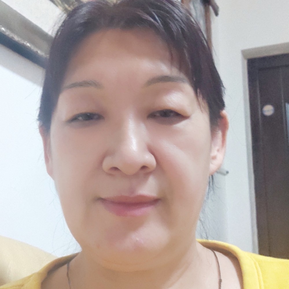 无情闻小白菜的照片