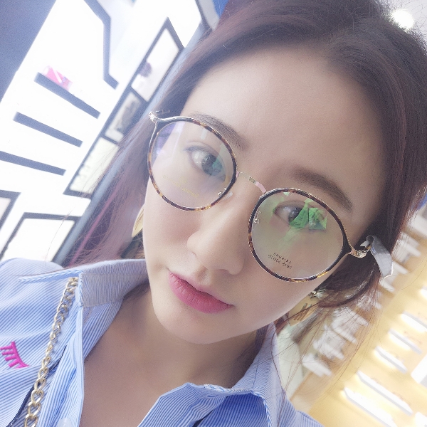 草丛笑孤單的照片