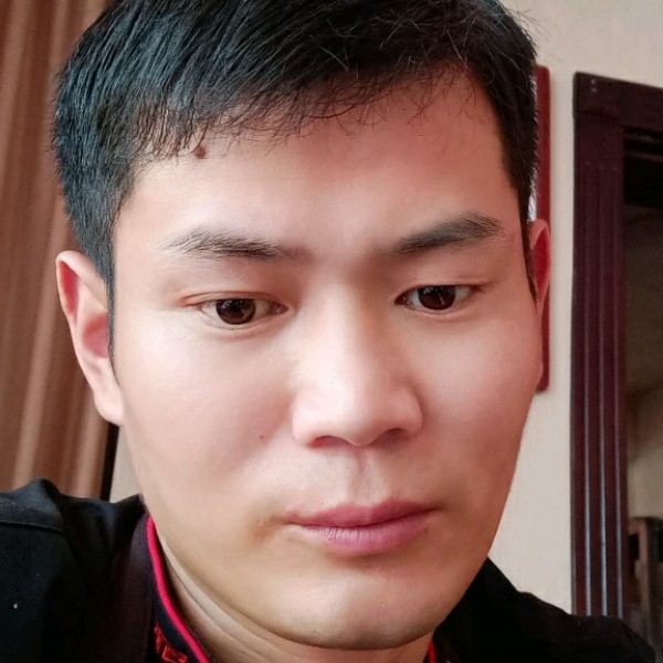 哑铃苦恋风中的照片