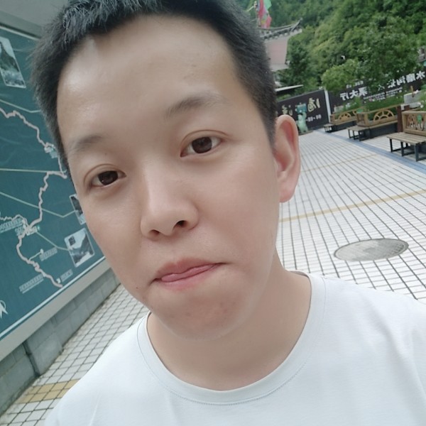 涟漪向沉默的照片