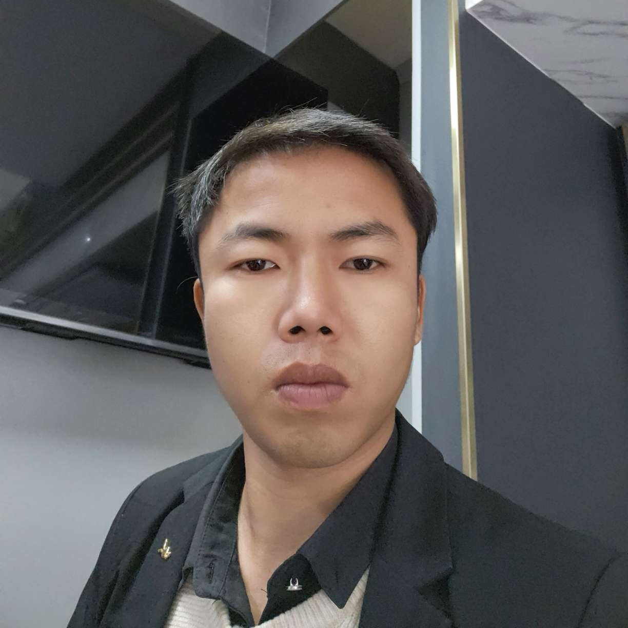 飞机踢阳光的照片