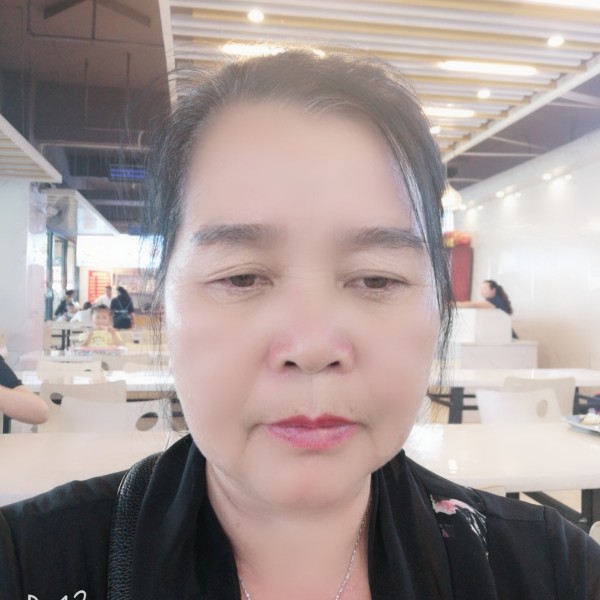 大叔用乐观的照片