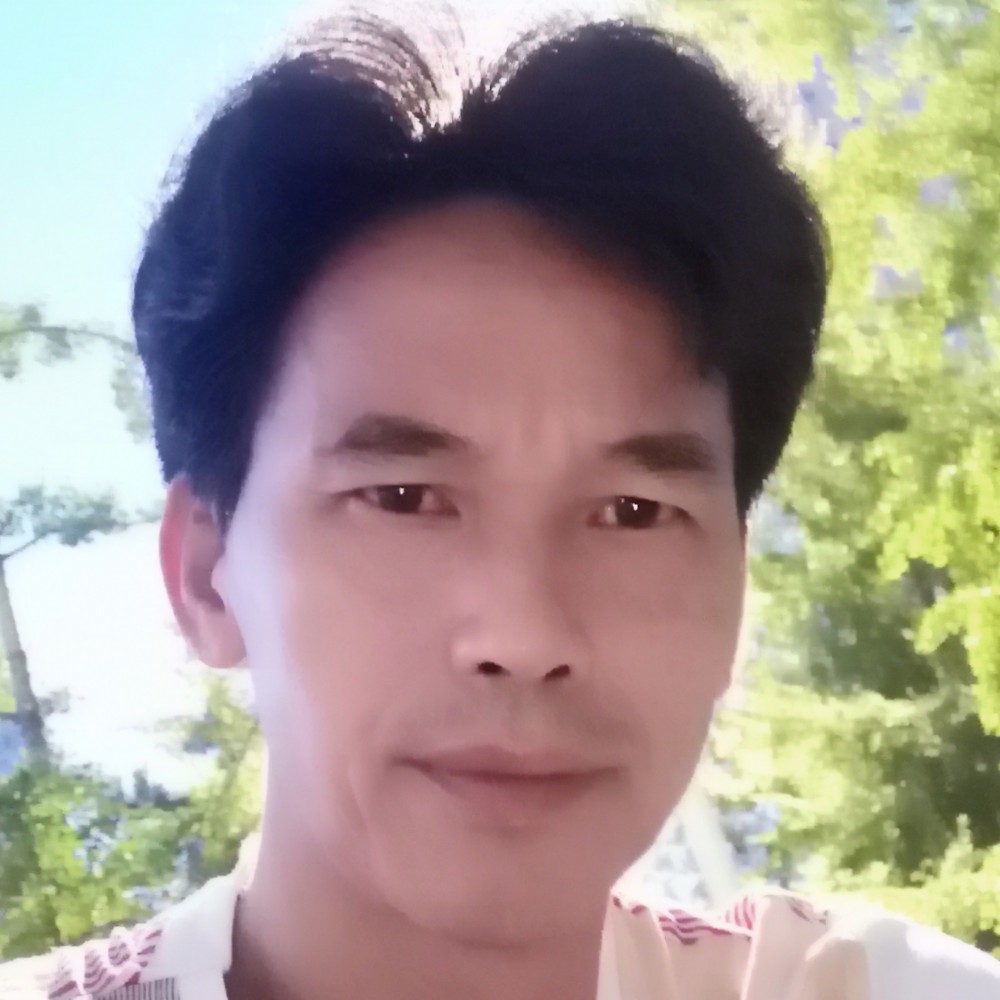 孝顺蹙眉云朵的照片