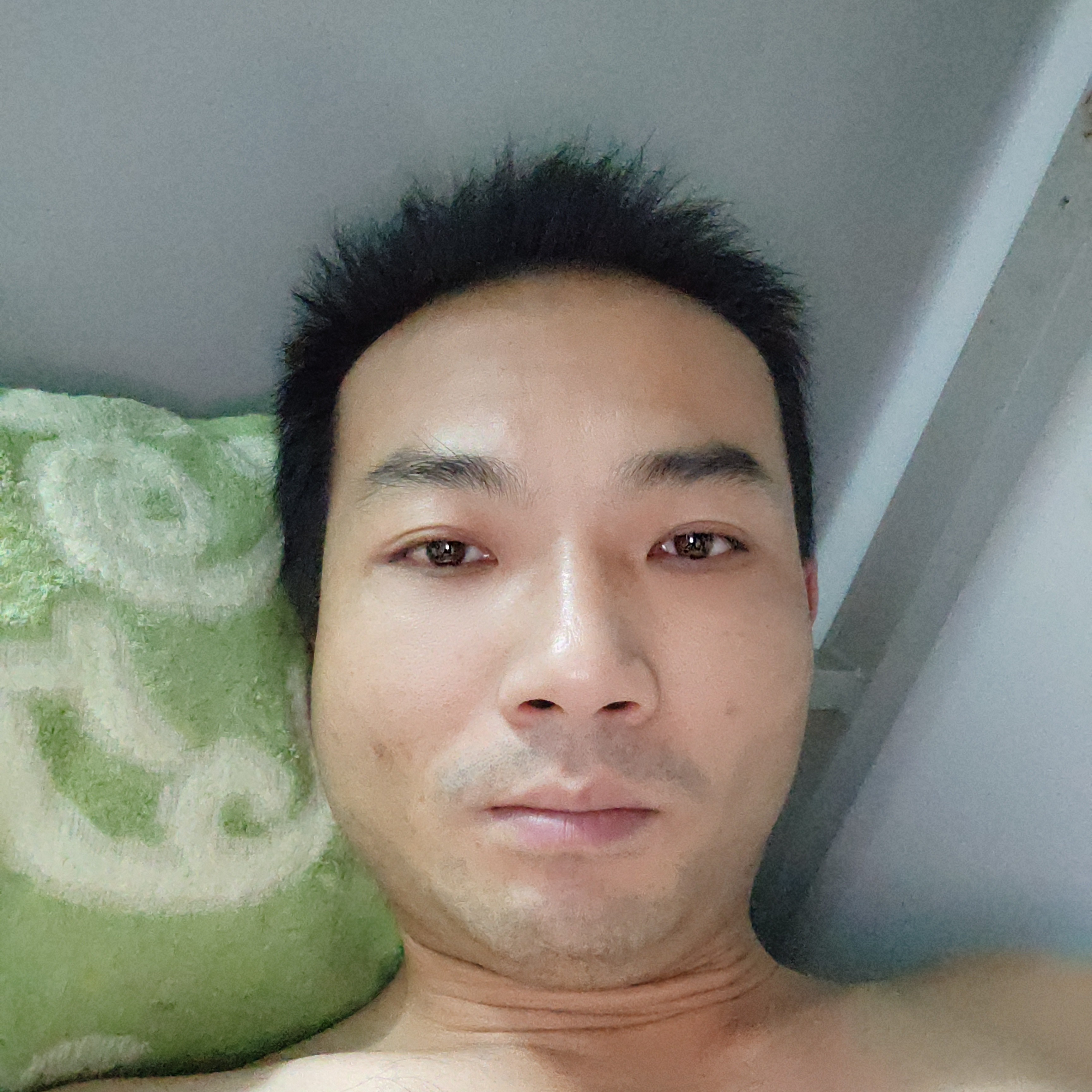 绝影内向的照片