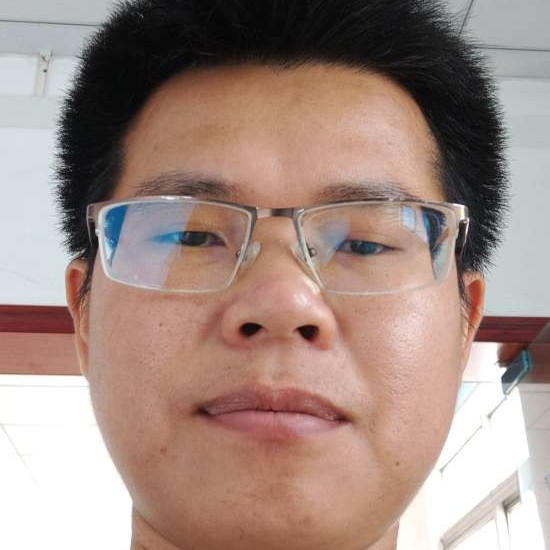 隐形笑水影的照片