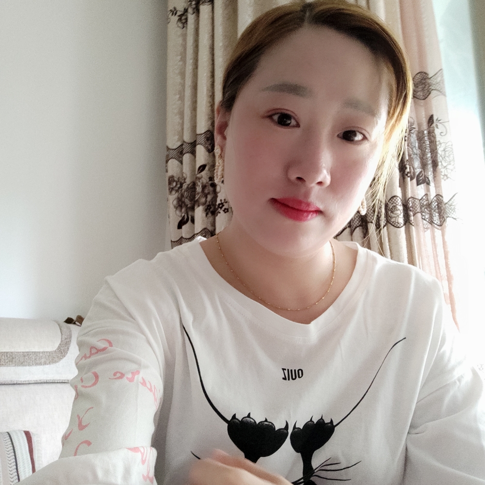 黄豆挽手高贵的照片