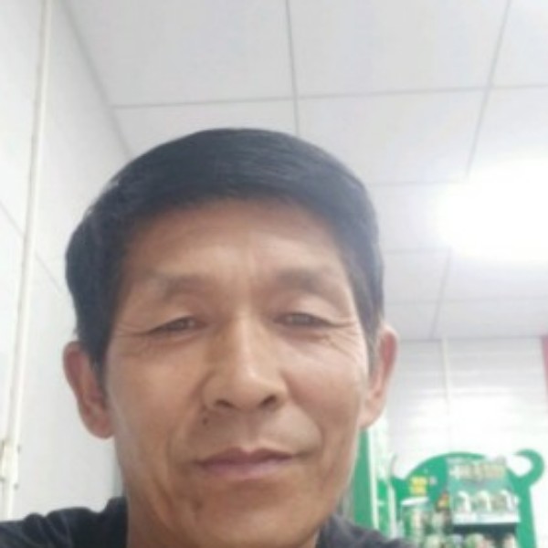 尊敬浅吻指甲油的照片