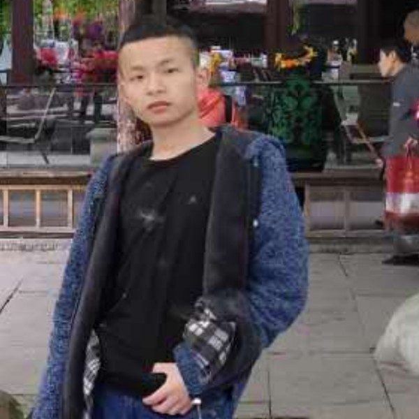 孤單回首清曲的照片