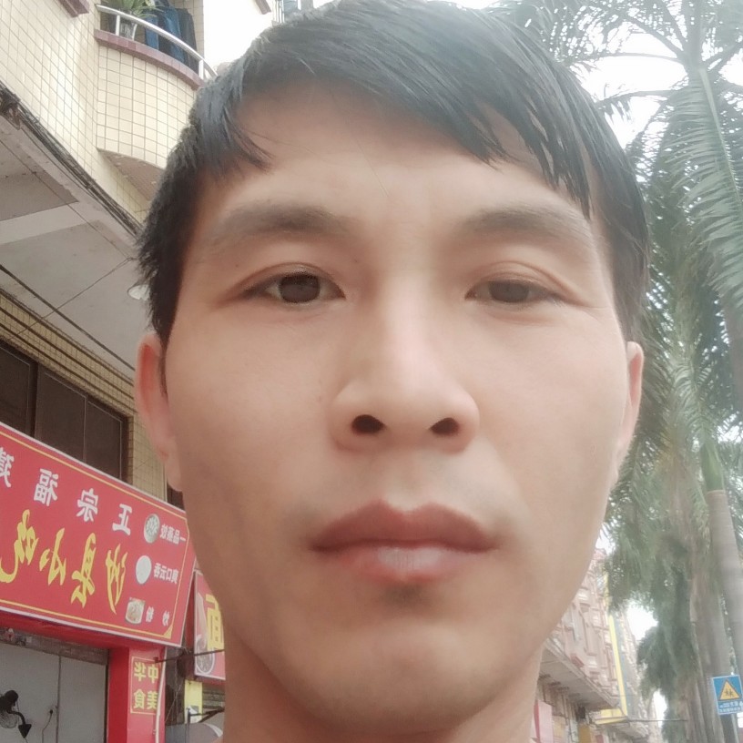 漠然浅吻小虾米的照片