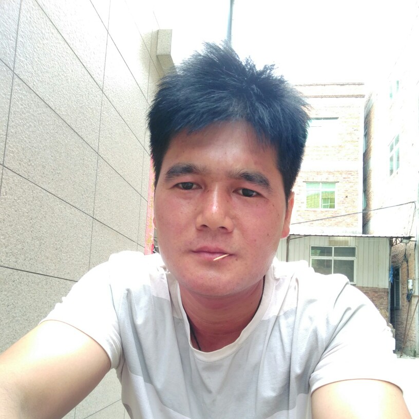 尘宵回眸友好的照片