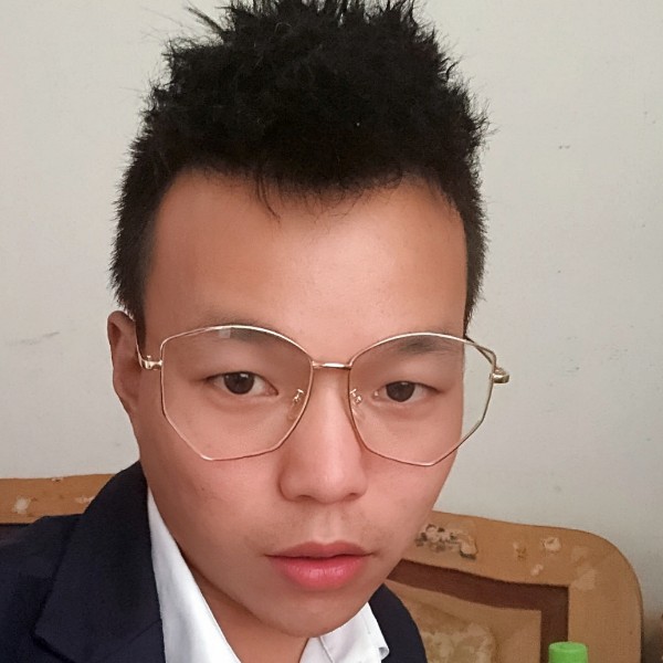 陶醉挽手外套的照片