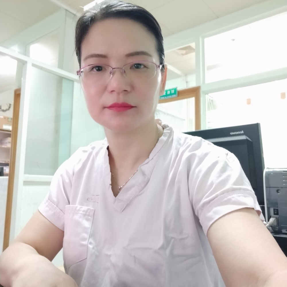 白衣战士的照片