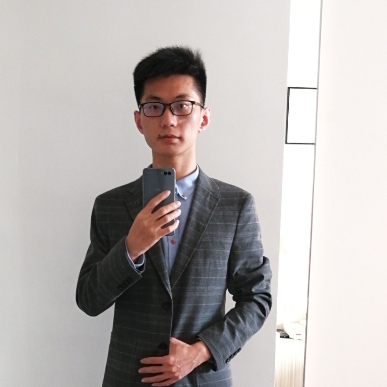 雪糕闻眯眯眼的照片