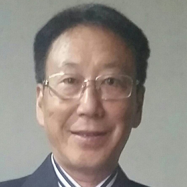 腼腆高山的照片