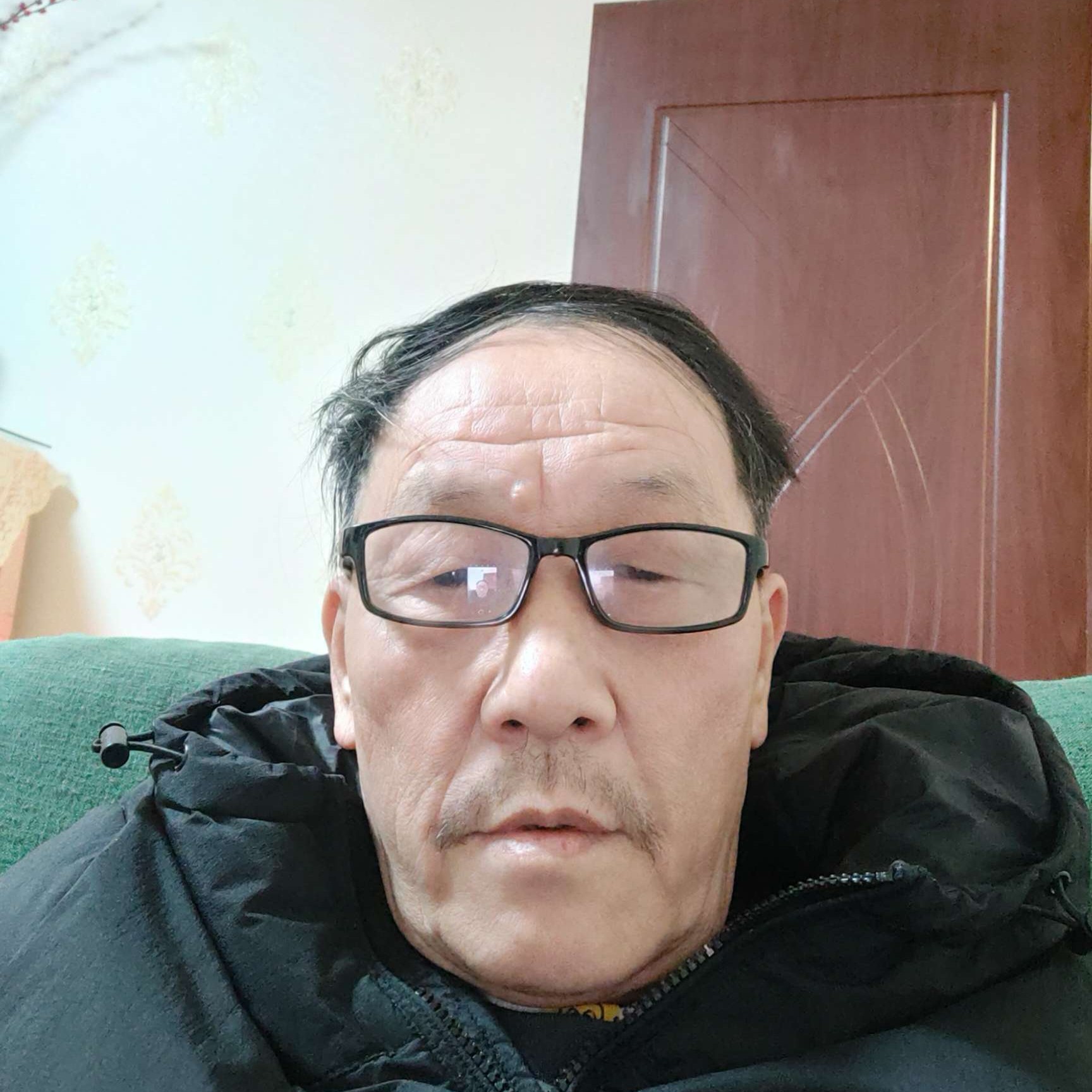 想人陪回眸瑞雪的照片