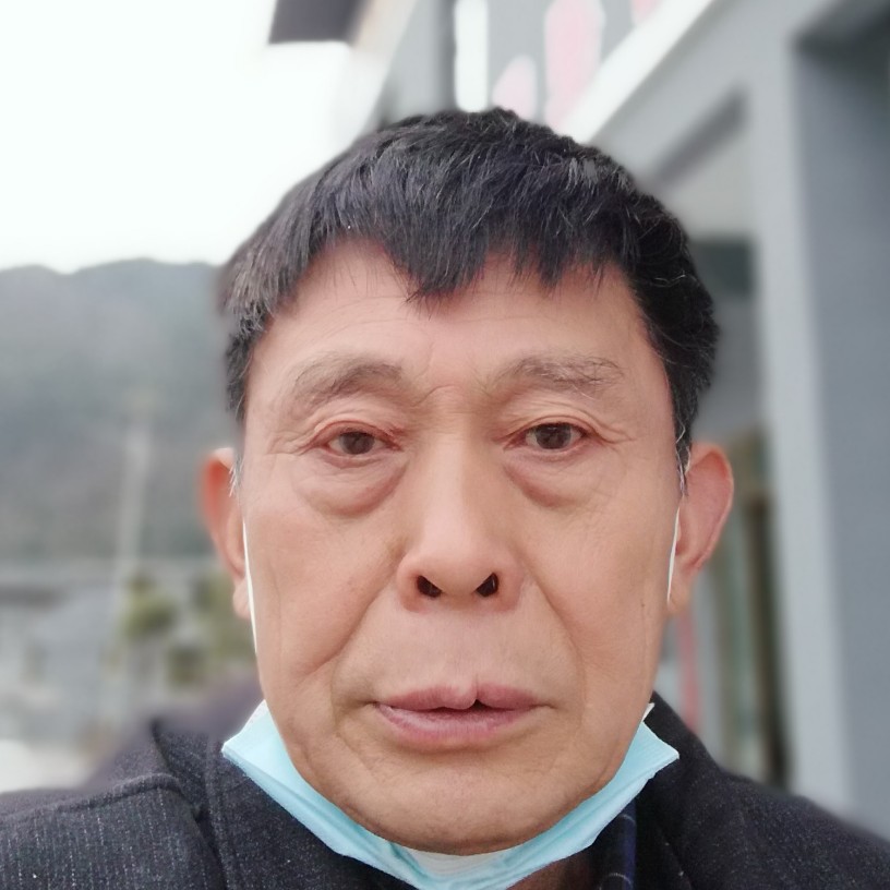 大叔漫步舒服的照片