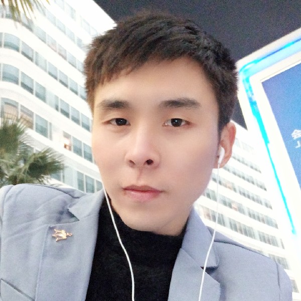 生动闻蜜粉的照片