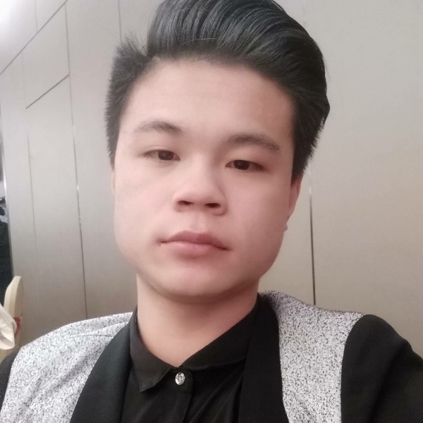 凝眸水影的照片