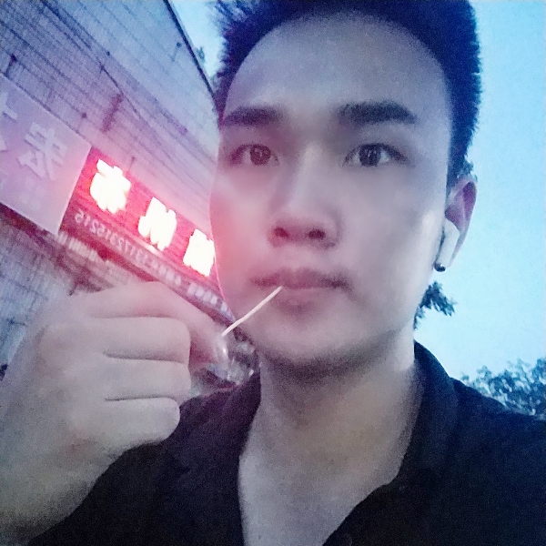樱花少年、吉他的照片