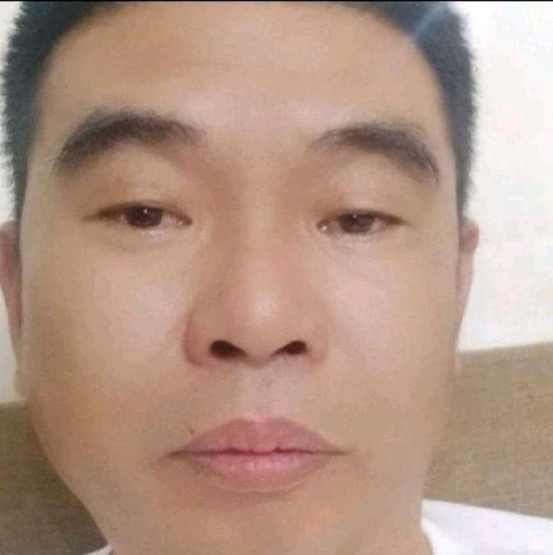 许卑的照片