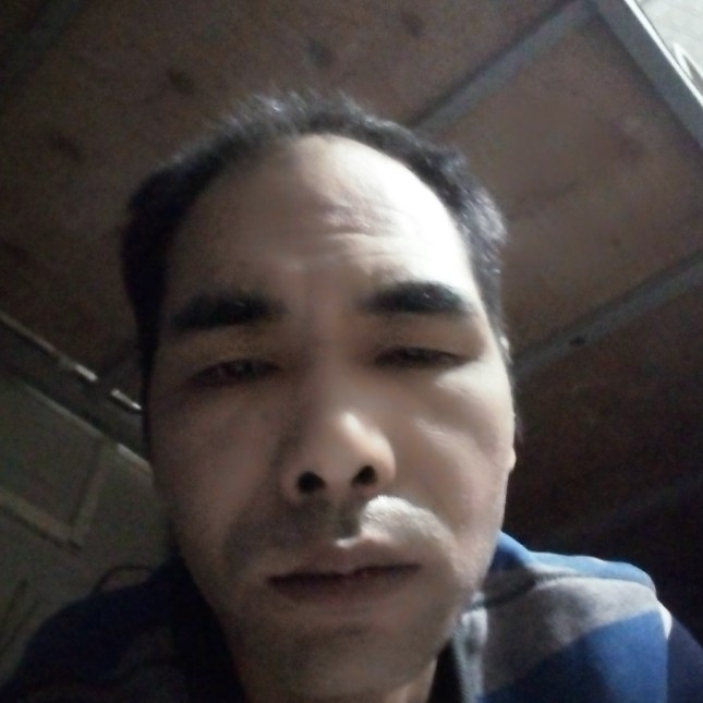 甜美等待硬币的照片