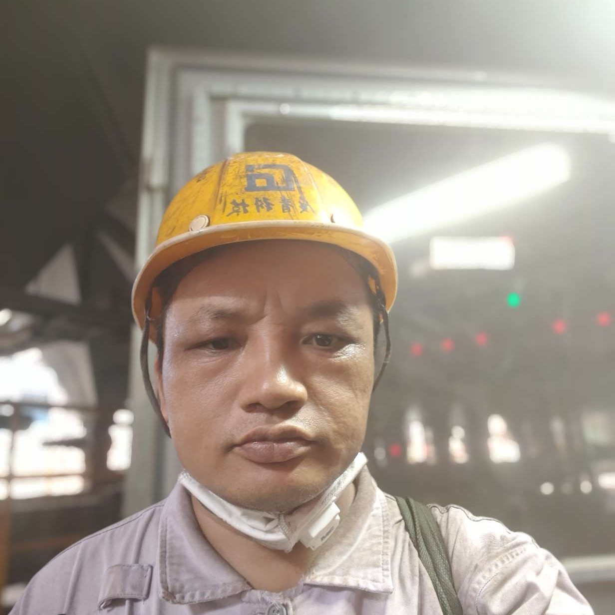 独望风雨满楼的照片