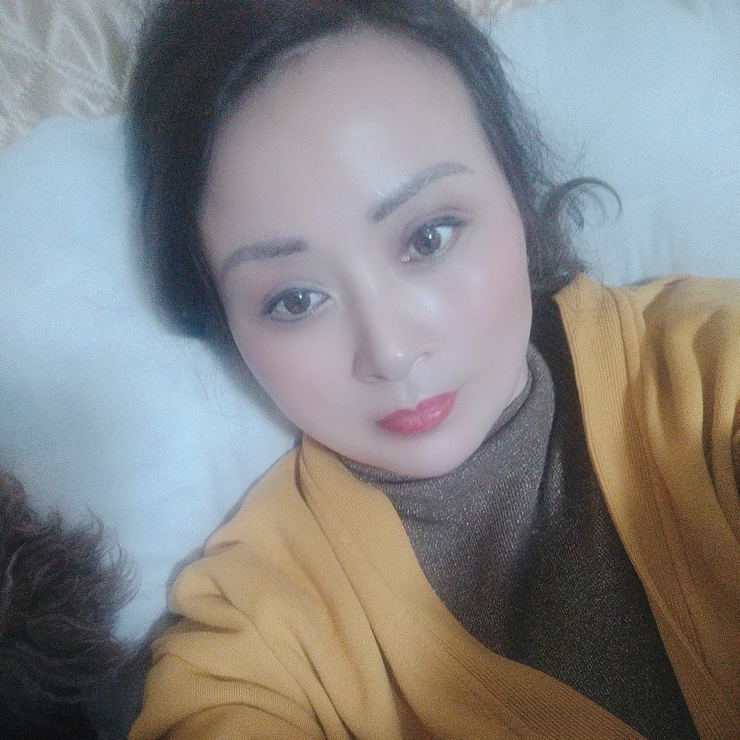 醉熏演变店员的照片