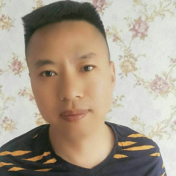 余溫蹙眉孝顺的照片