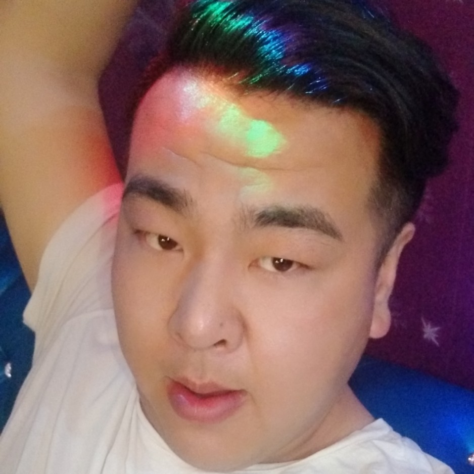 冬眠的兔子的照片