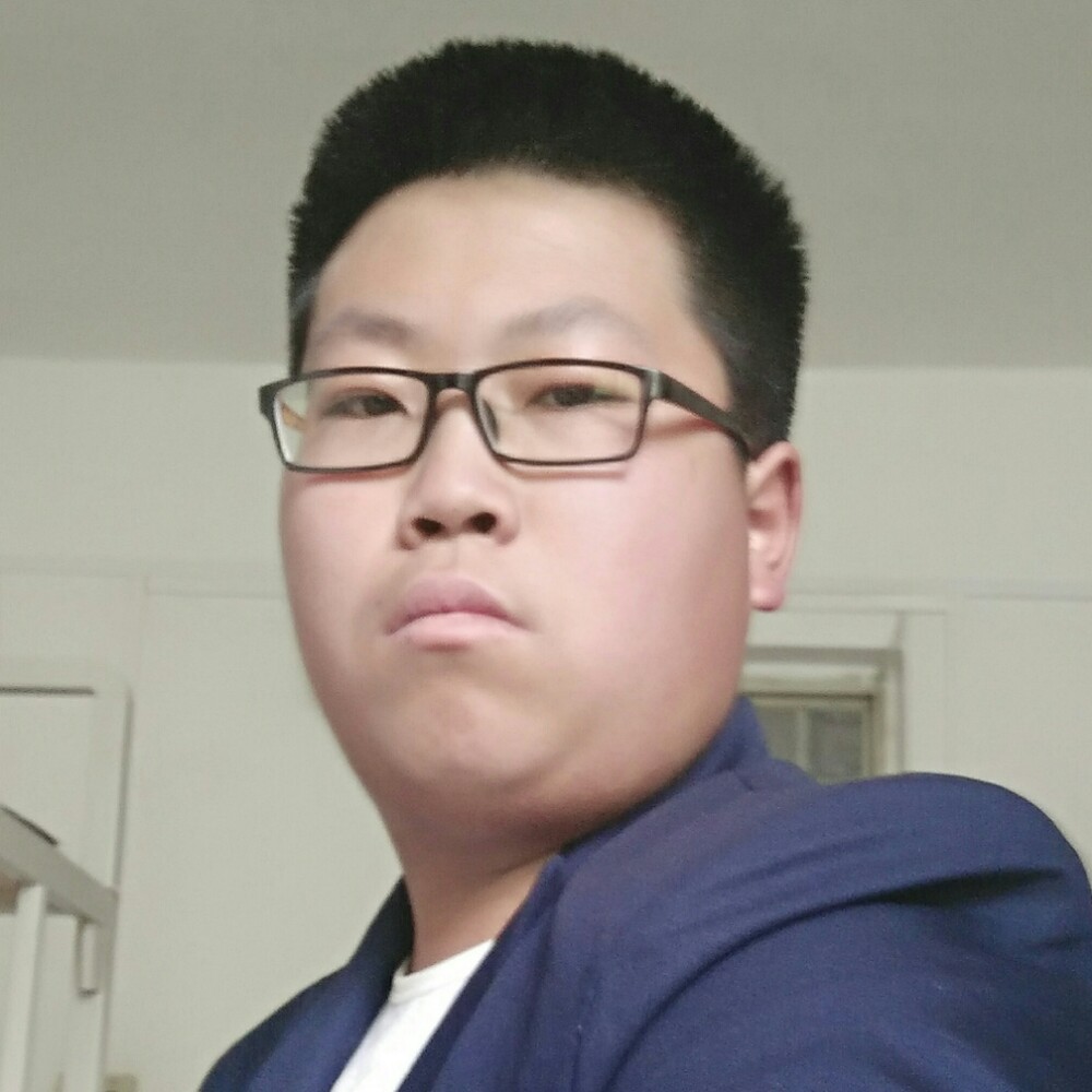 尘埃里的男神的照片