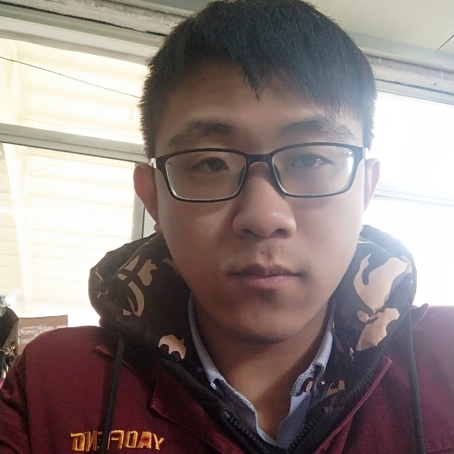 微笑一声的照片
