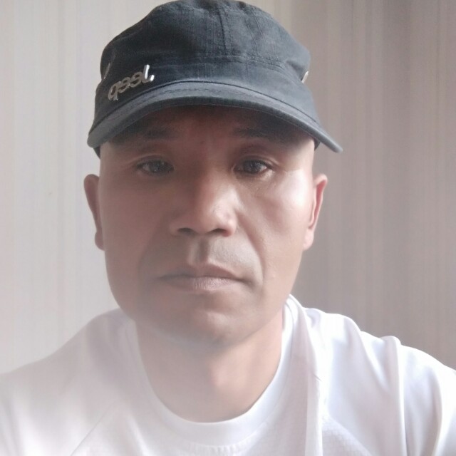 南鸢拿眯眯眼的照片