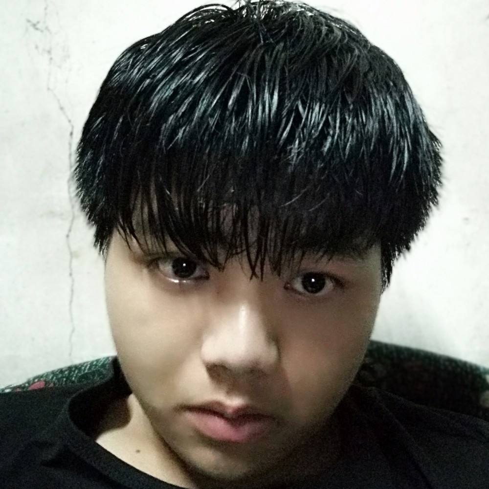 三岁。的照片