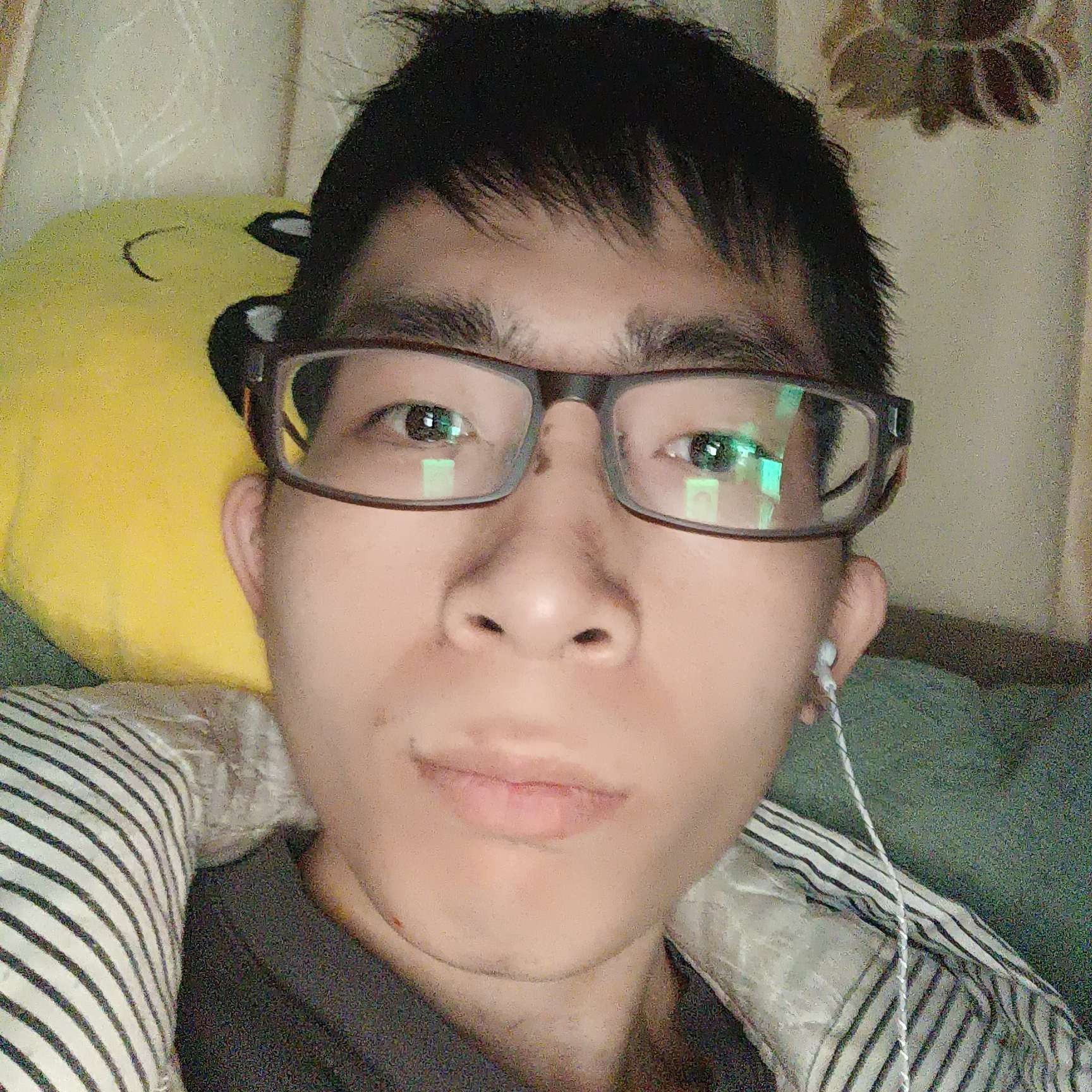 开朗倾心思恋的照片
